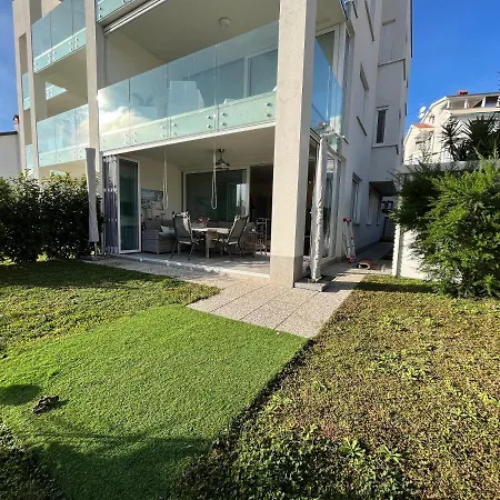 Apartment Lui With Rooftop Swimming Pool